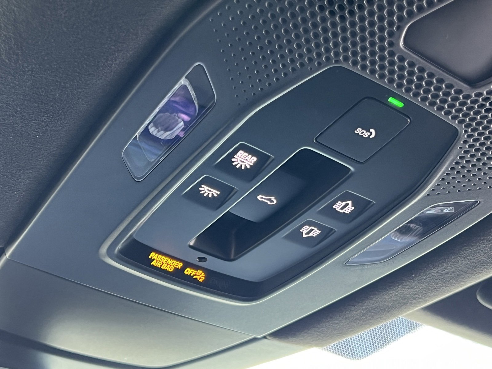 Certified 2025 Porsche Macan Turbo Electric image 28