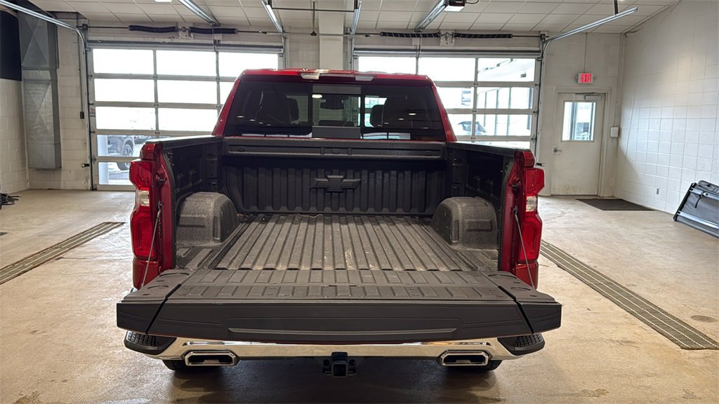 Used 2025 Chevrolet Silverado 1500 LTZ w/ LTZ Premium Package image 17