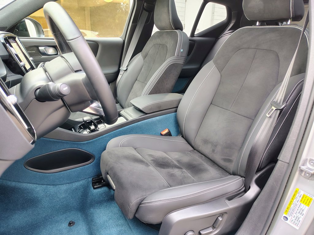 Used 2023 Volvo XC40 Recharge Ultimate AWD/4WD image 20