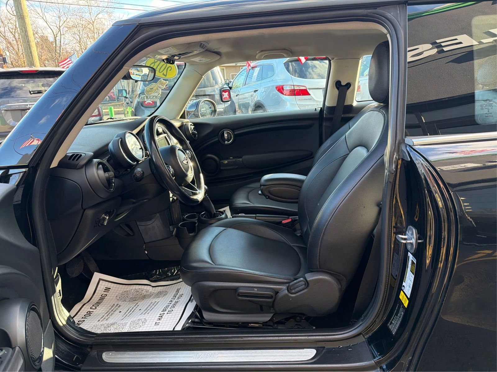 Used 2018 MINI Cooper 2-Door Hardtop w/ Signature Line Package image 9