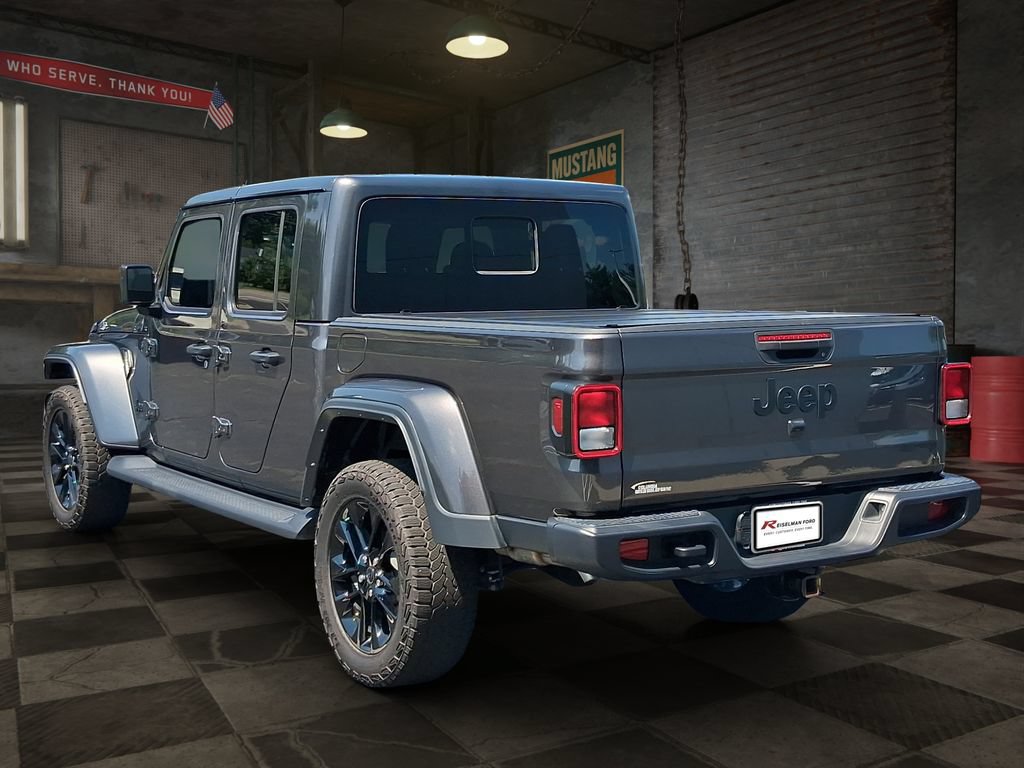 Used 2025 Jeep Gladiator Sport AWD/4WD image 4