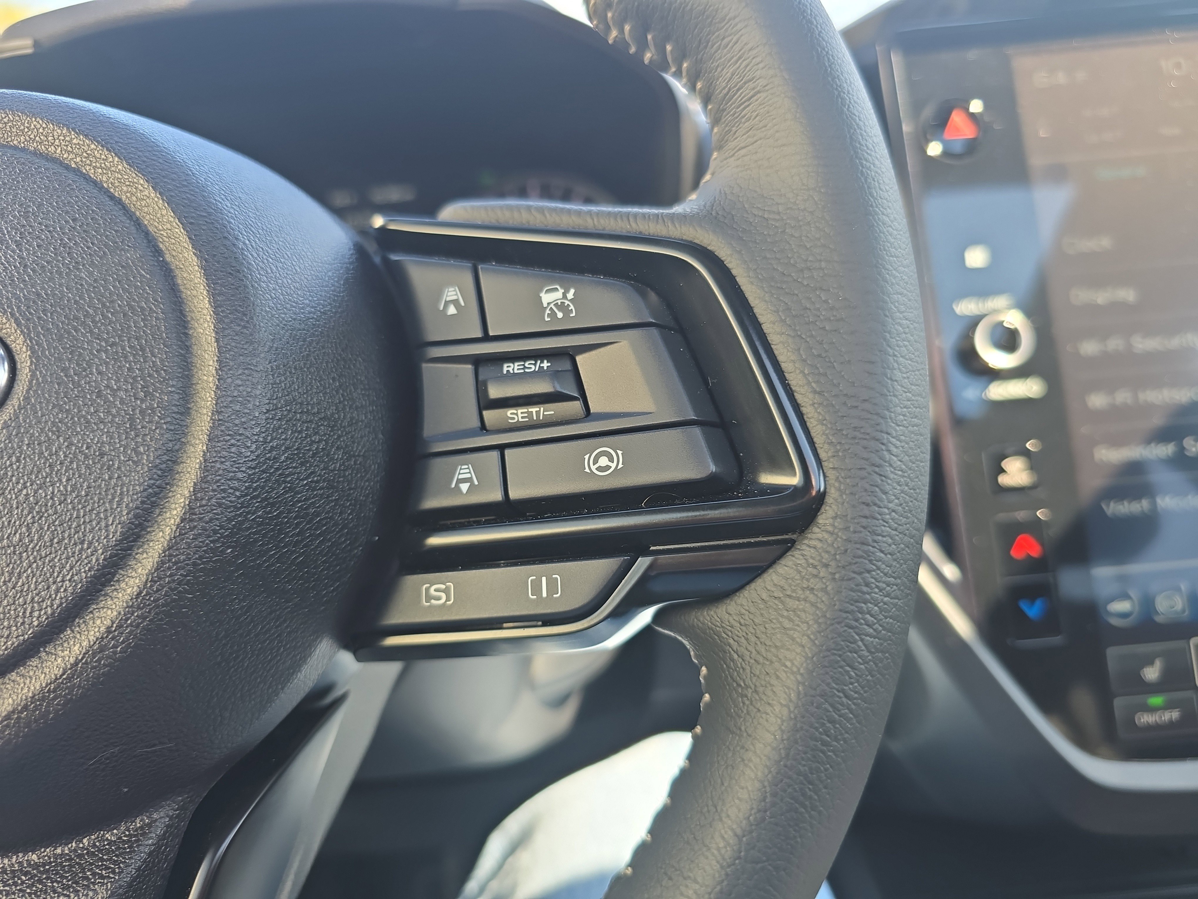 Used 2025 Subaru Forester Premium AWD/4WD image 22