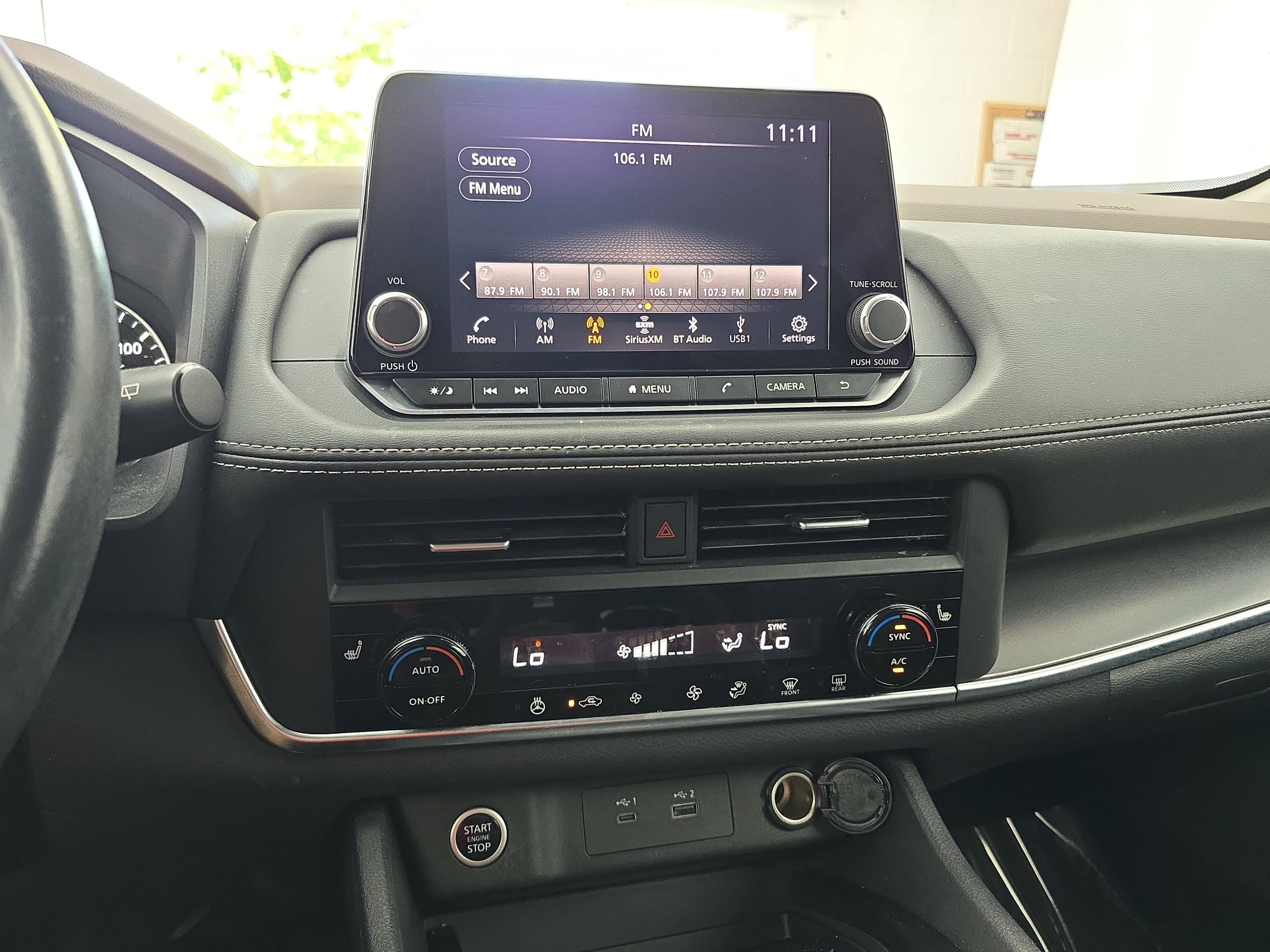 Used 2023 Nissan Rogue SV w/ SV Premium B Package FWD image 20