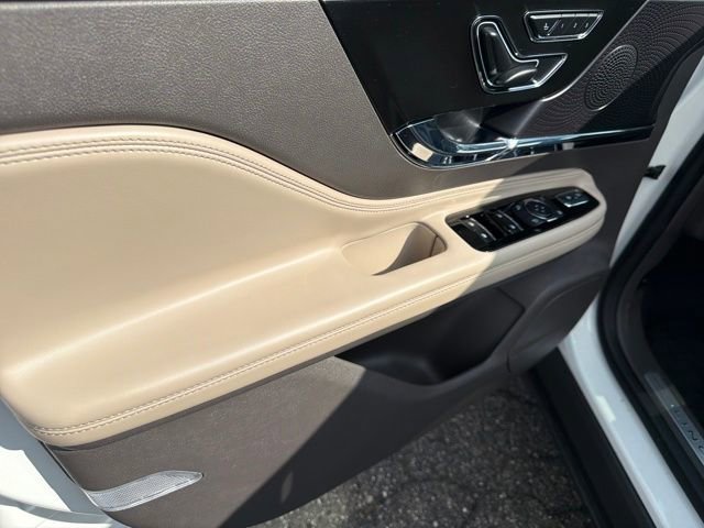 Used 2024 Lincoln Corsair AWD w/ Equipment Group 101A image 15