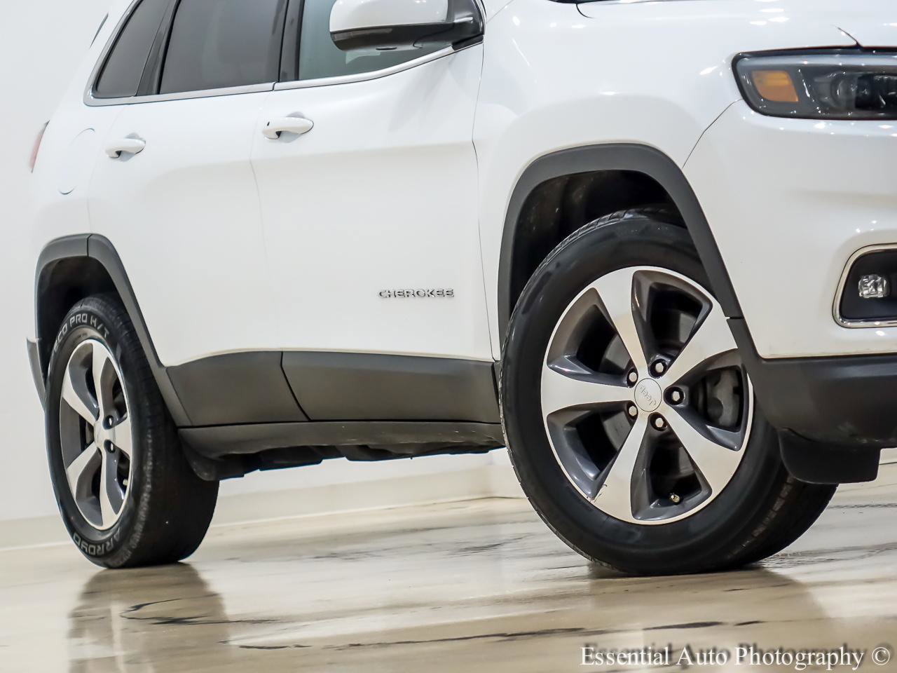 Used 2019 Jeep Cherokee Limited image 4