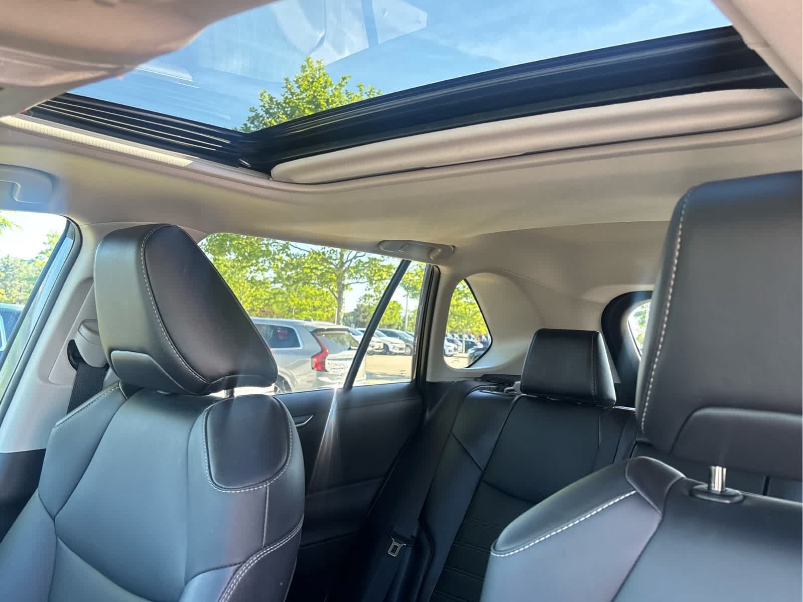 Used 2022 Toyota RAV4 XLE Premium AWD/4WD image 47