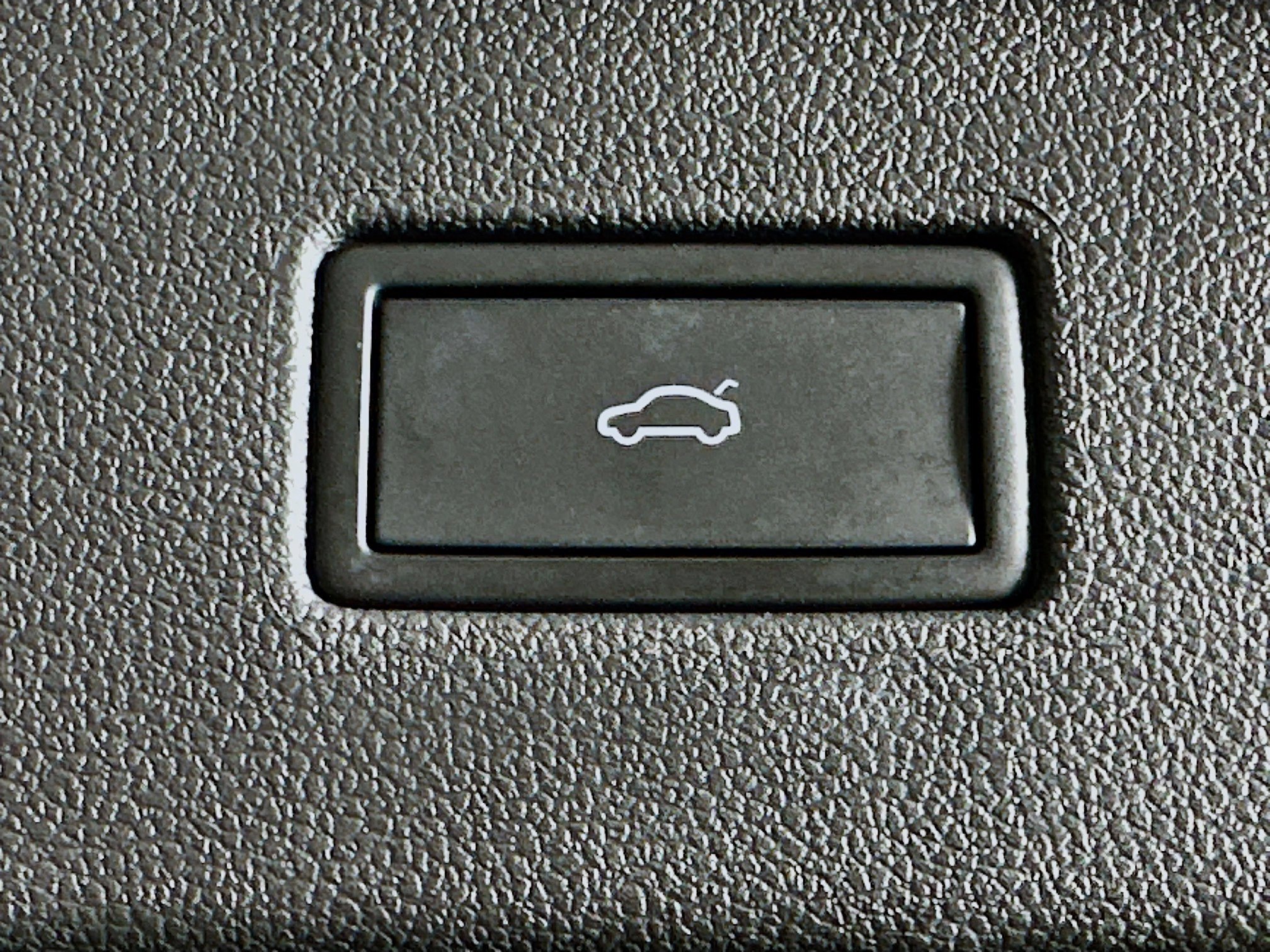 Used 2022 Volkswagen Tiguan SEL R-Line image 30