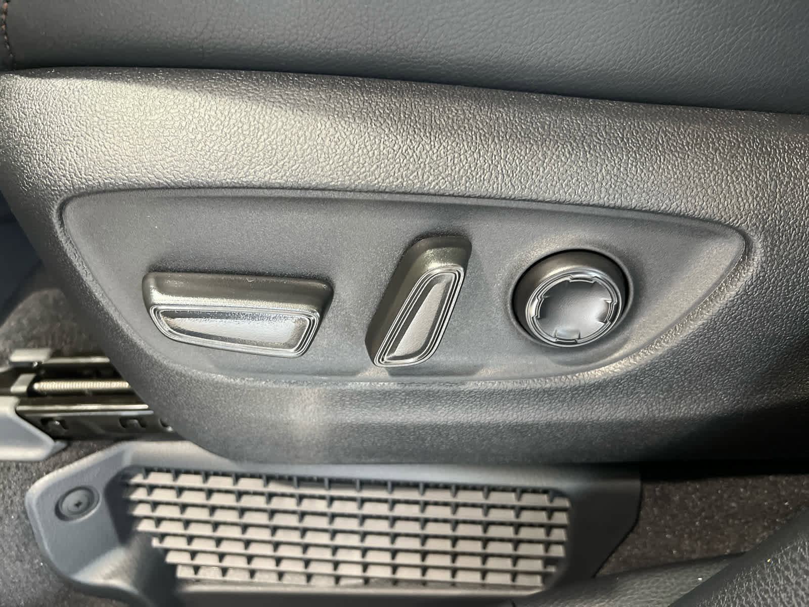 New 2026 Toyota Sienna Platinum AWD/4WD image 20