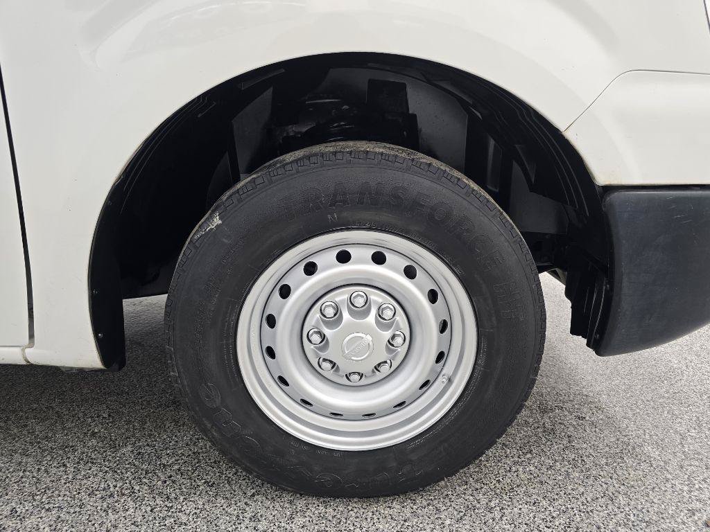 Used 2017 Nissan NV 2500 SV w/ Technology Package RWD image 26