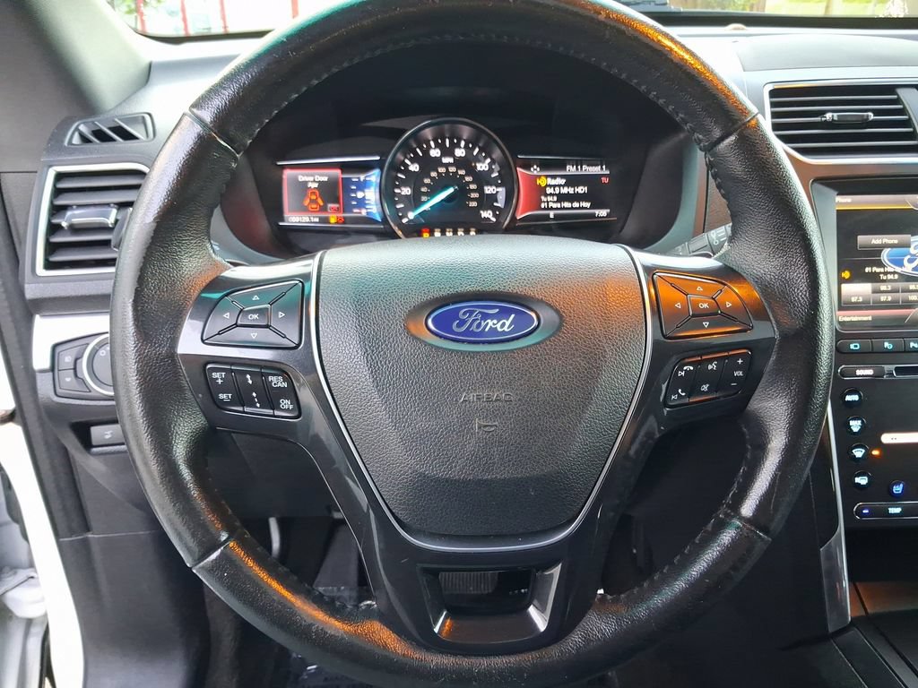 Used 2016 Ford Explorer Limited w/ Equipment Group 301A FWD image 23