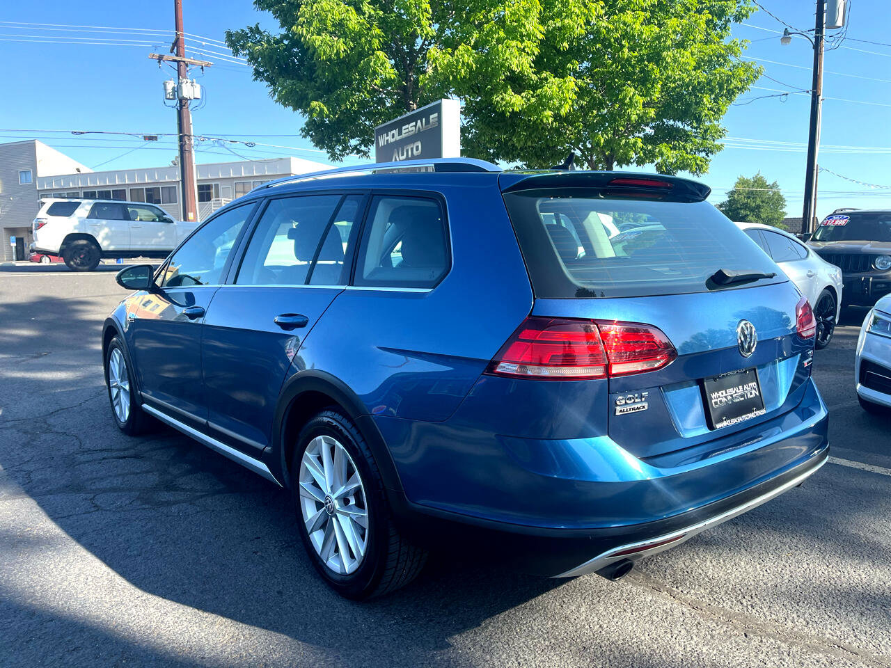 Used 2018 Volkswagen Golf Alltrack SE image 3