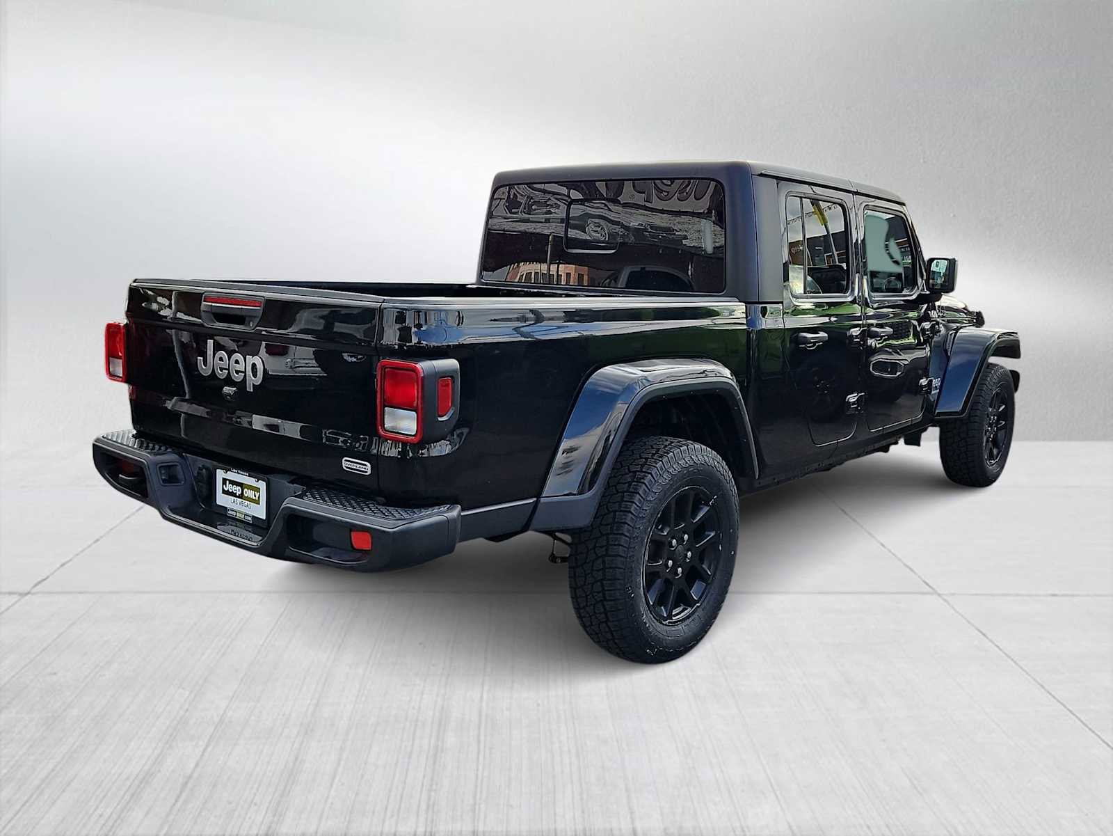 Used 2023 Jeep Gladiator Overland image 8