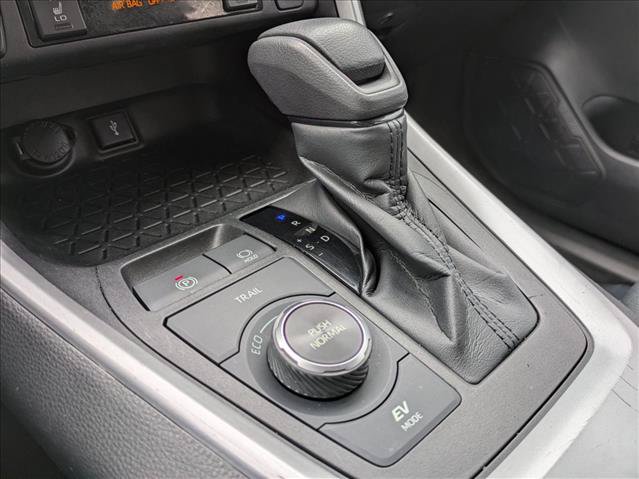Used 2022 Toyota RAV4 XLE AWD/4WD image 13