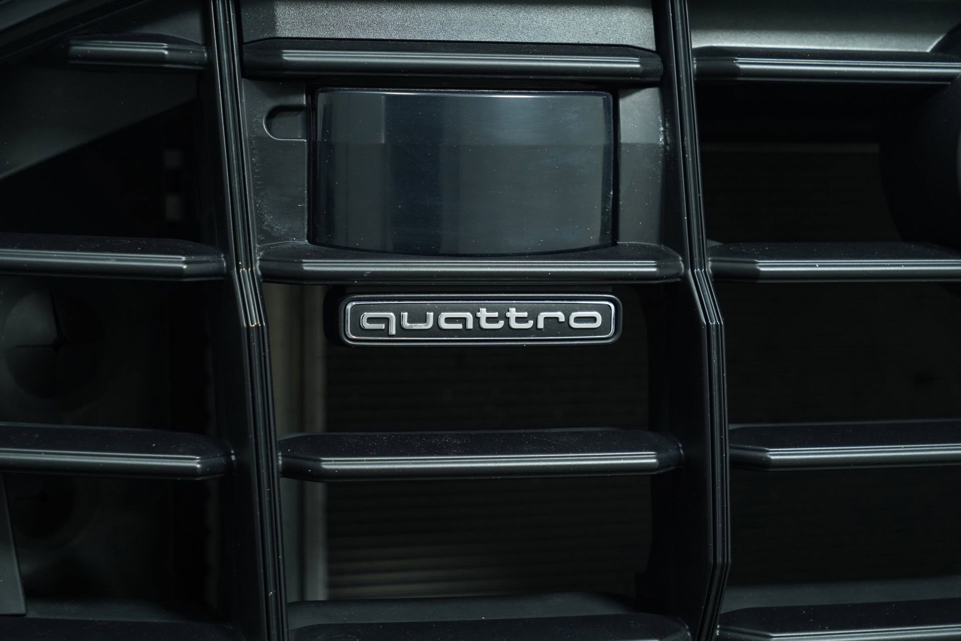 Used 2023 Audi Q8 Premium Plus image 16