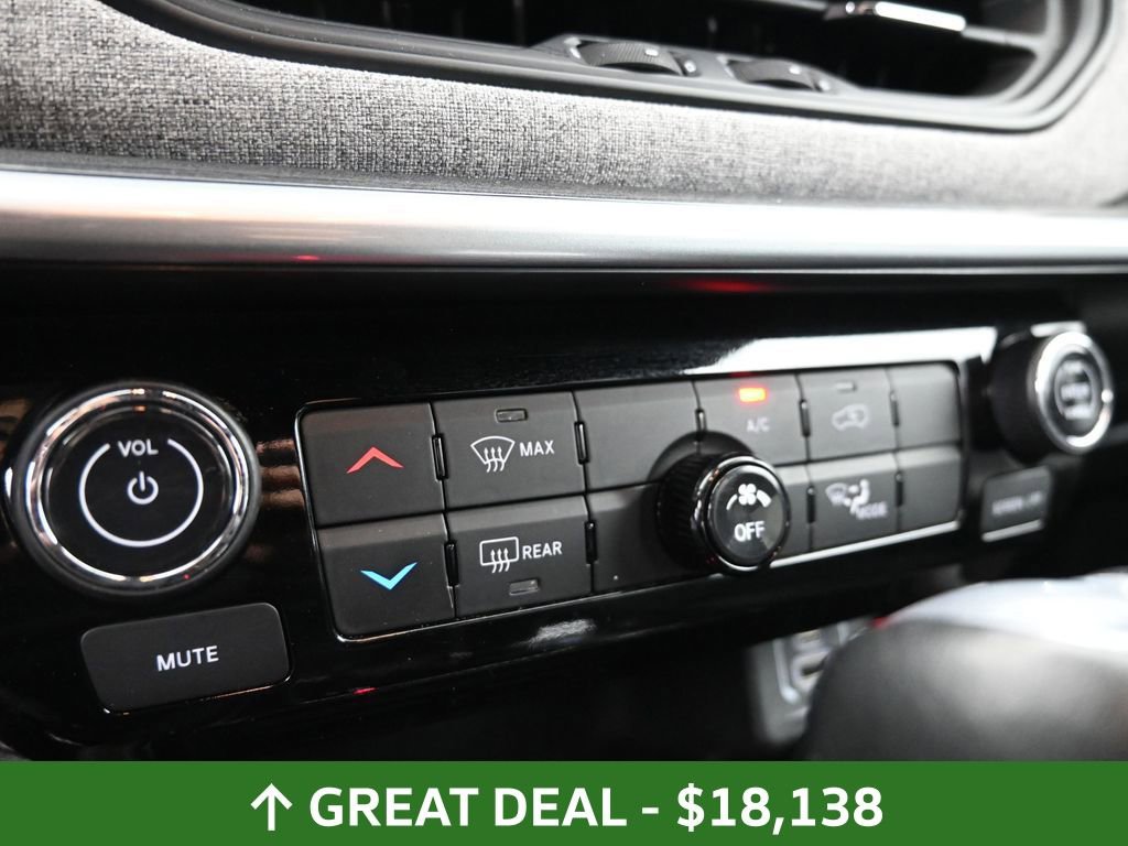 Used 2024 Jeep Compass Latitude image 41