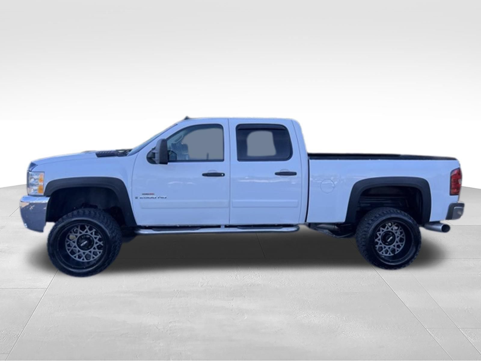 Used 2008 Chevrolet Silverado 2500 LT w/ 1LT Convenience Package AWD/4WD image 2