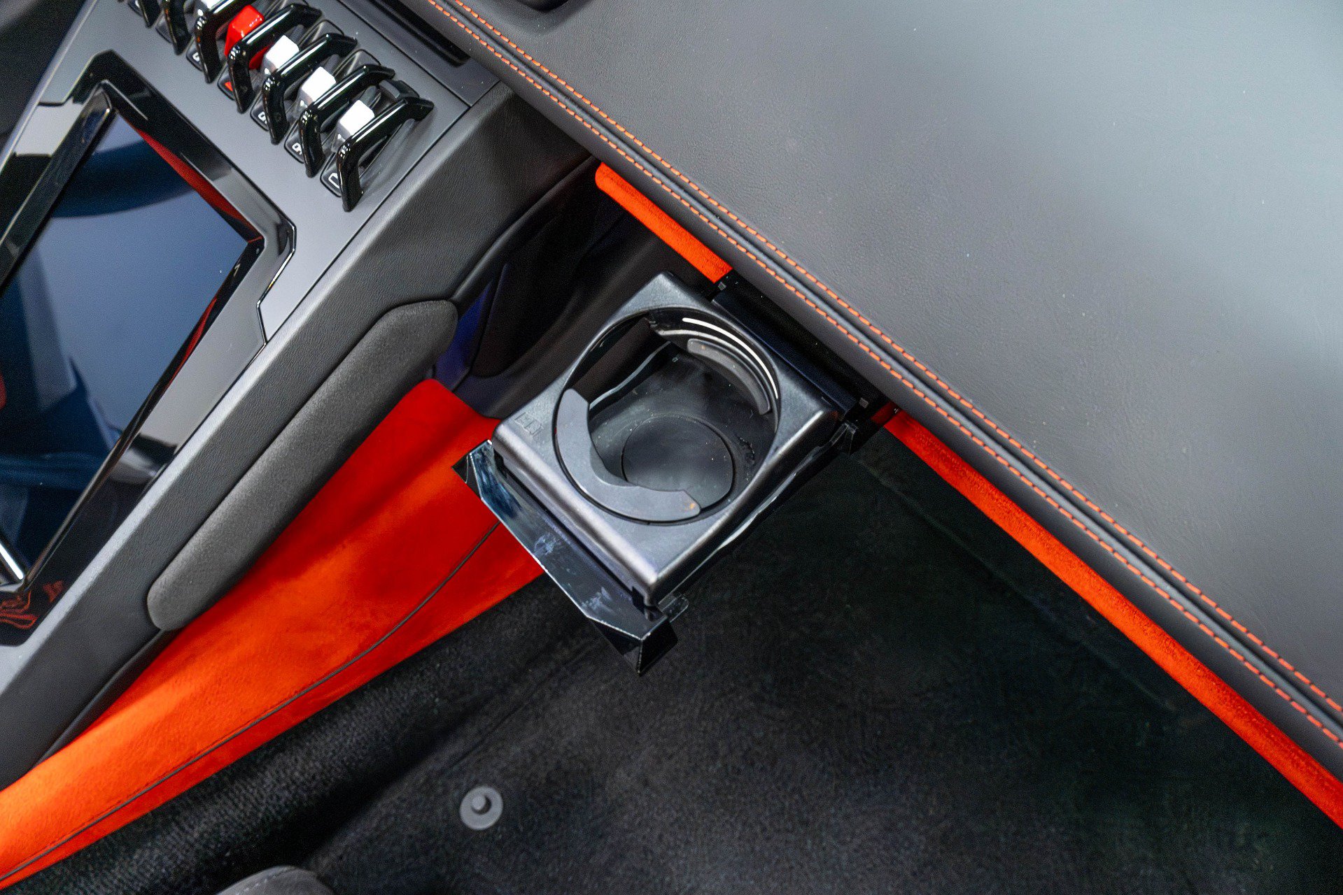 Used 2021 Lamborghini Huracan EVO RWD image 30