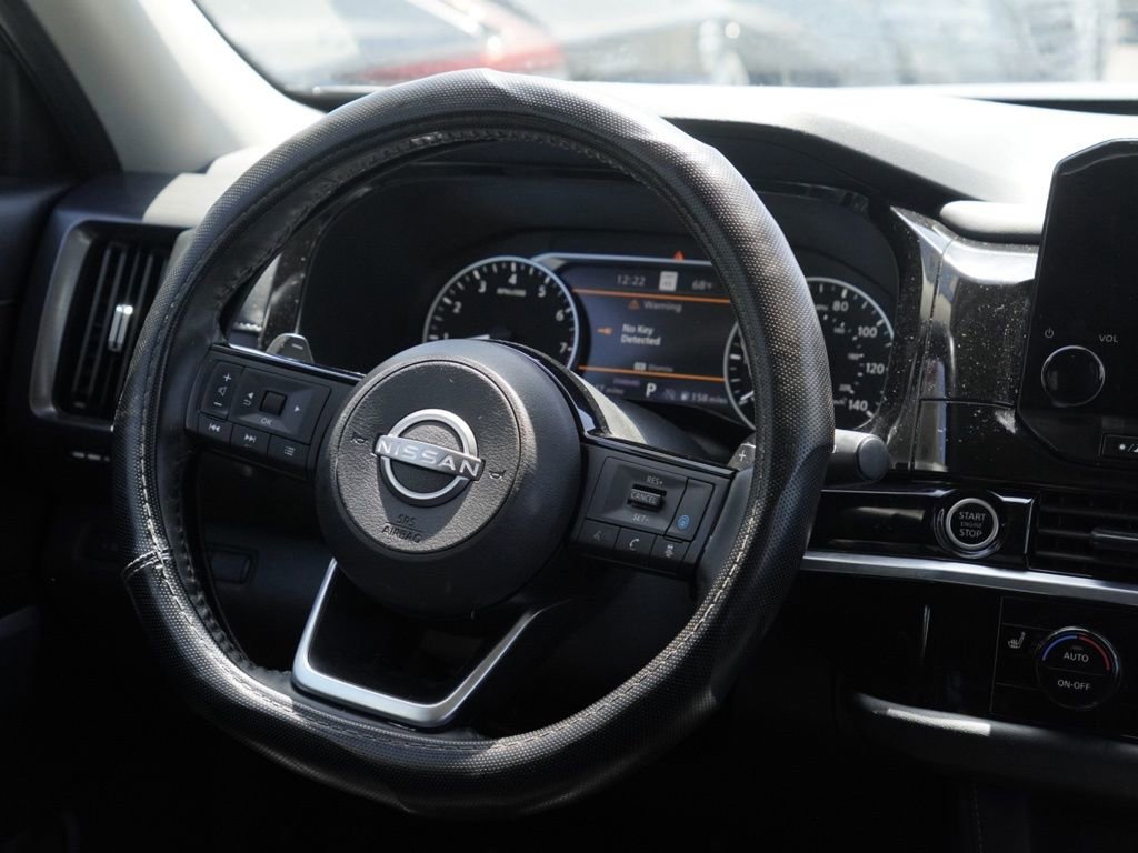 Used 2024 Nissan Pathfinder SL FWD image 23