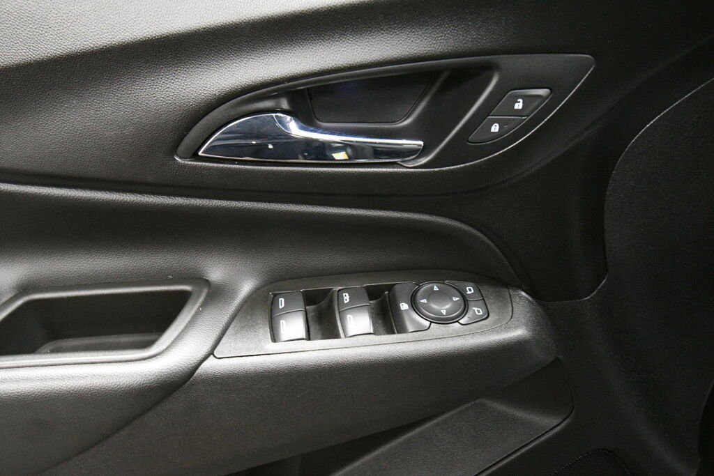 Used 2021 Chevrolet Equinox LT image 12