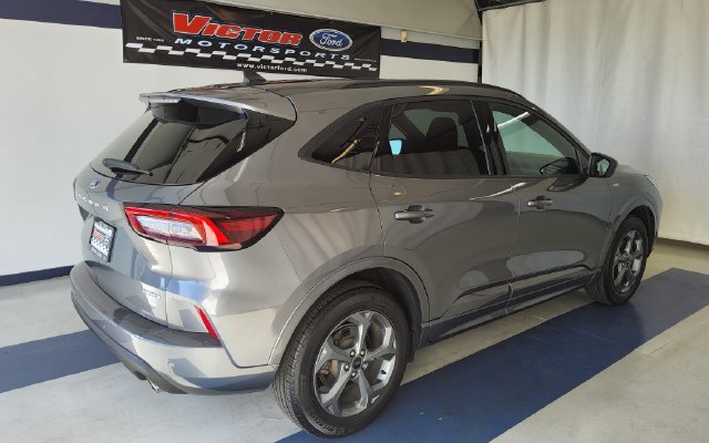 Used 2024 Ford Escape ST-Line w/ Tech Pack #1 AWD/4WD image 3
