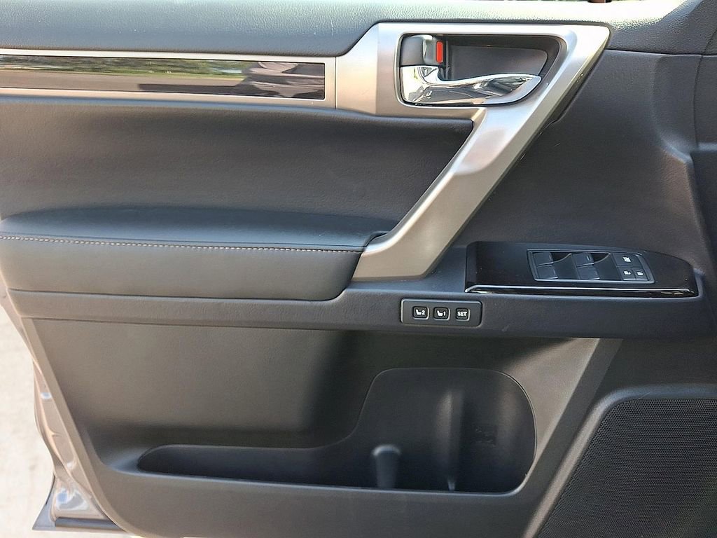 Used 2017 Lexus GX 460 AWD/4WD image 20