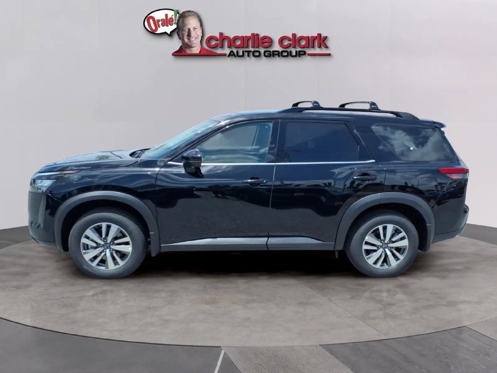 New 2026 Nissan Pathfinder SL FWD image 2