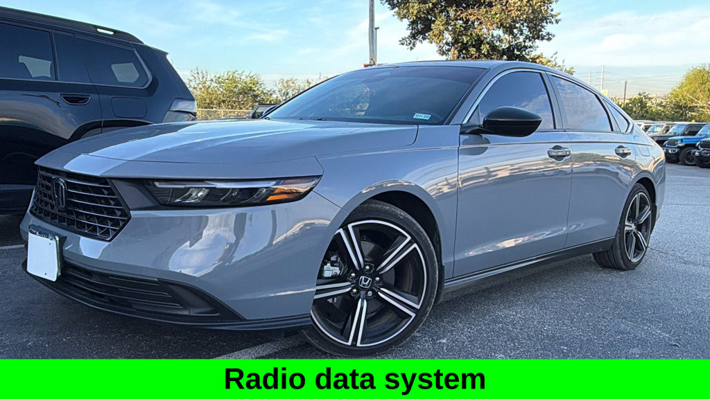 Used 2025 Honda Accord Sport image 3