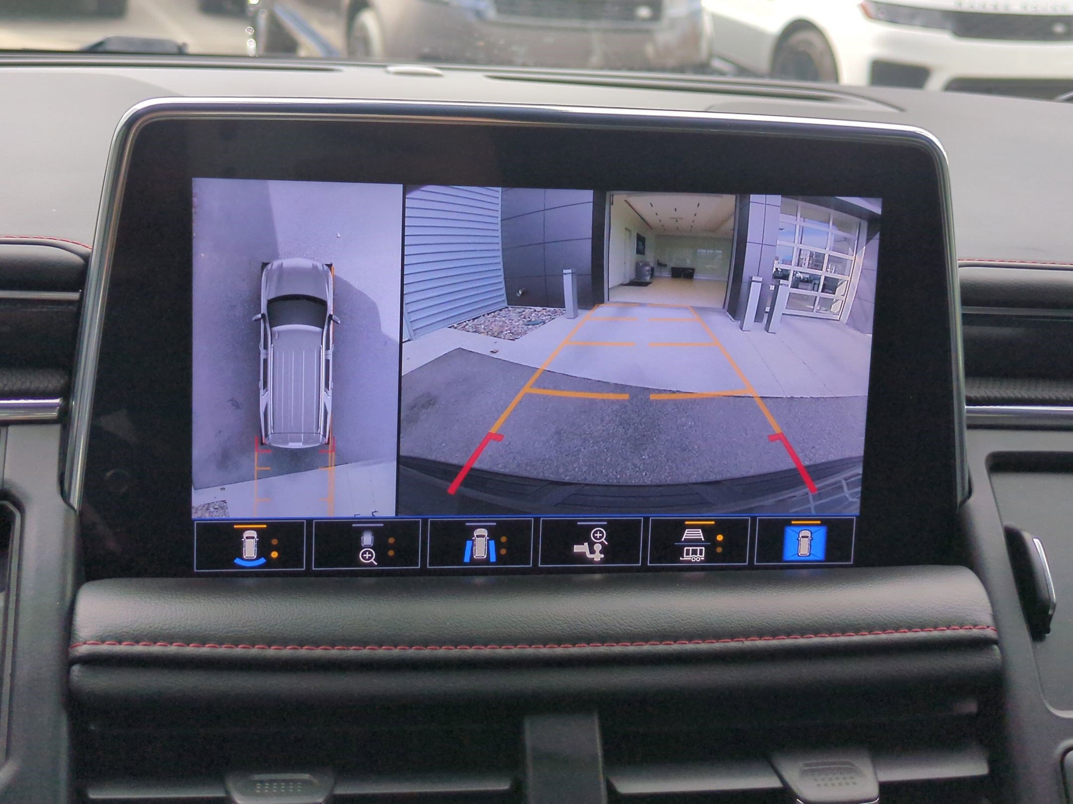 Used 2021 Chevrolet Tahoe RST w/ Luxury Package AWD/4WD image 24