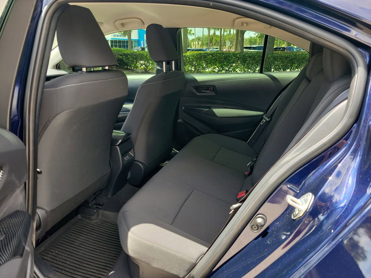 Used 2025 Toyota Corolla LE FWD image 10