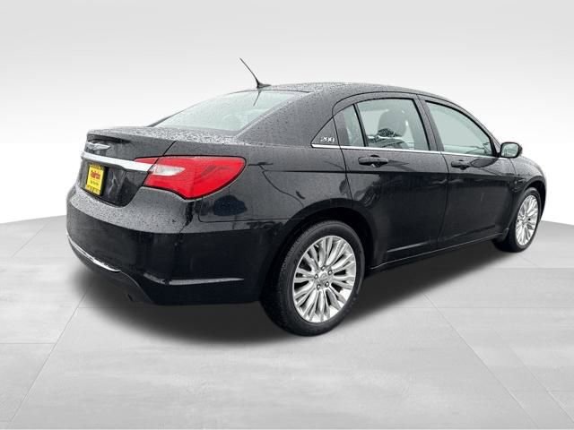 Used 2013 Chrysler 200 LX image 7