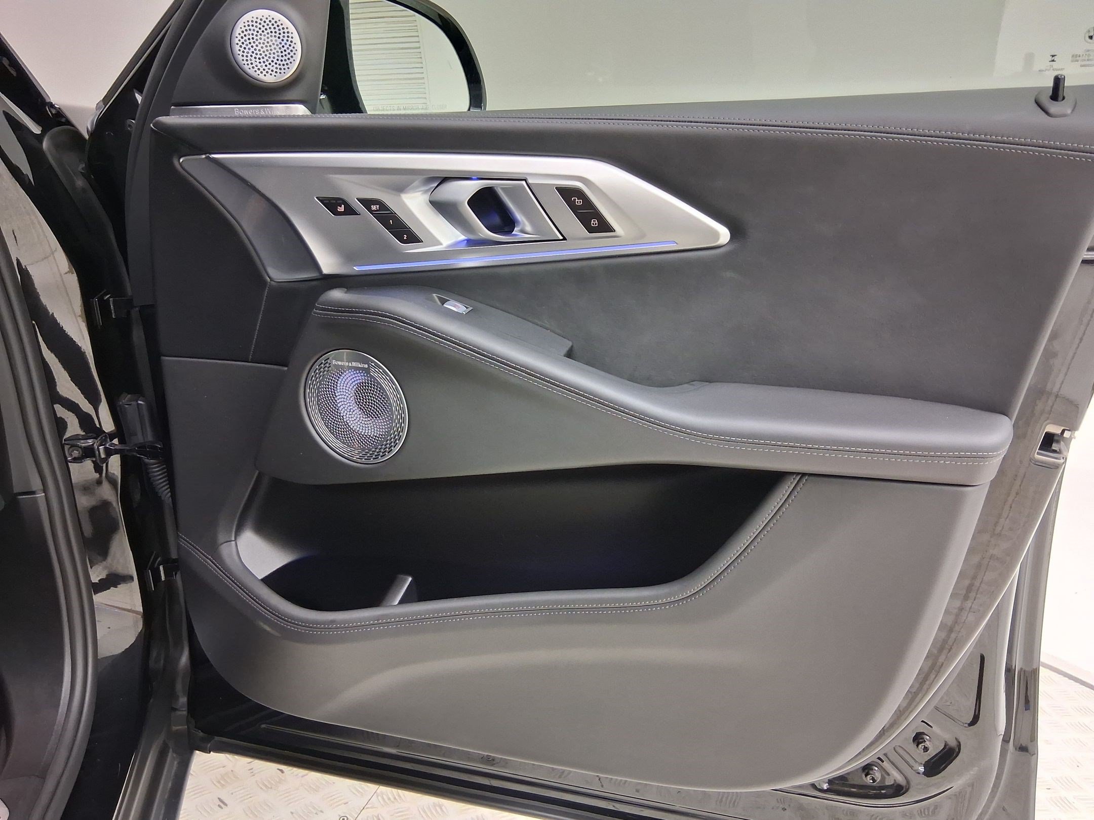 Certified 2023 BMW XM AWD/4WD image 32