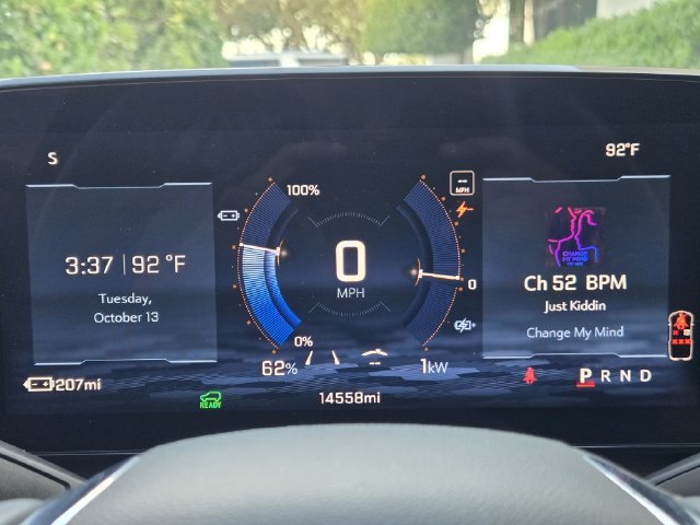 Certified 2024 Chevrolet Equinox EV LT FWD image 9