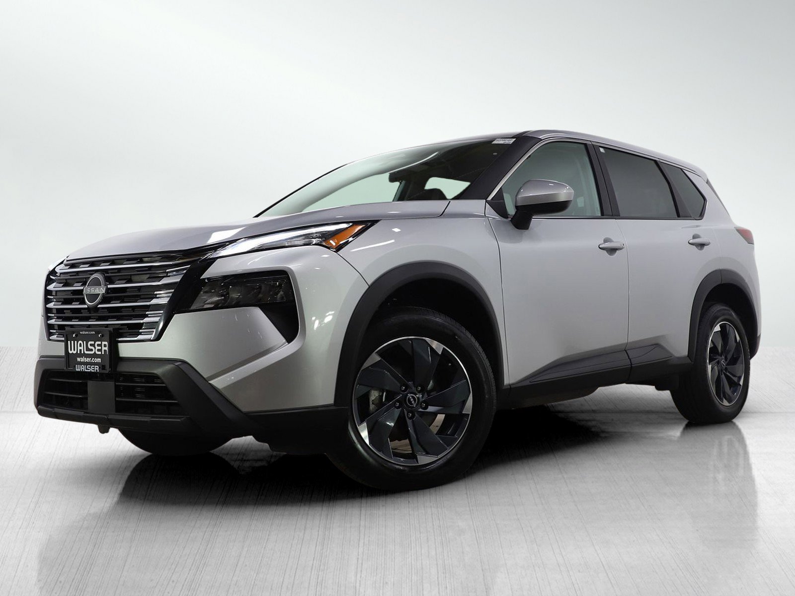 Used 2025 Nissan Rogue SV image 1