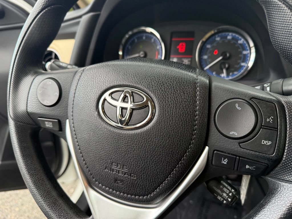 Used 2017 Toyota Corolla LE w/ Carpet Mat Package (TMS) FWD image 25