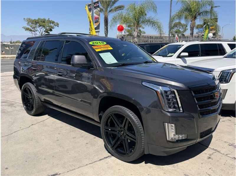 Used 2018 Cadillac Escalade Premium Luxury AWD/4WD image 8