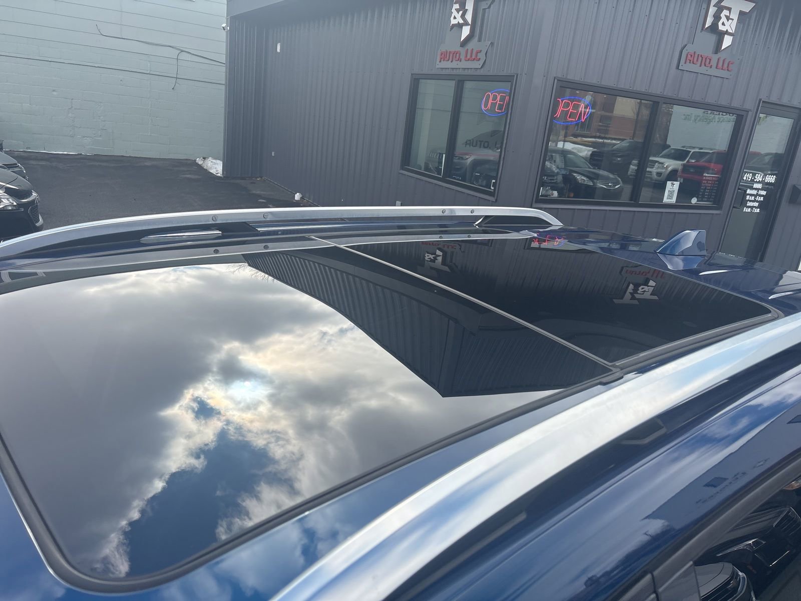 Used 2019 Chevrolet Equinox Premier FWD image 11
