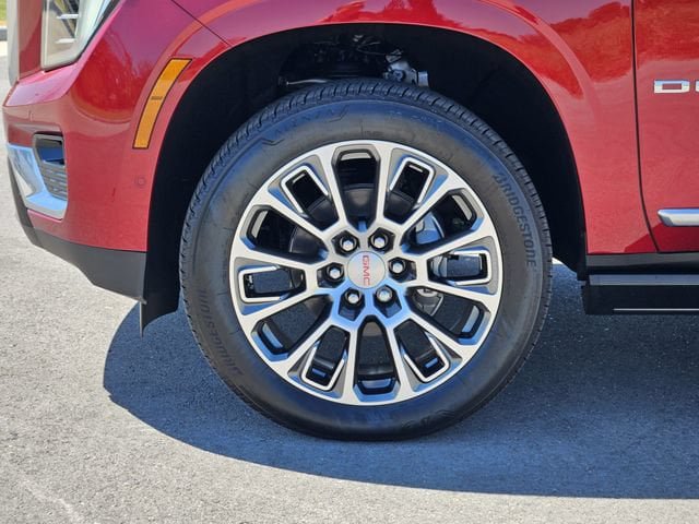 New 2026 GMC Yukon XL Denali w/ Sun & Power Step Package AWD/4WD image 9