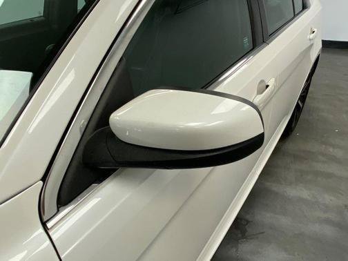 Used 2015 Ford Taurus SEL w/ Equipment Group 201A FWD image 13