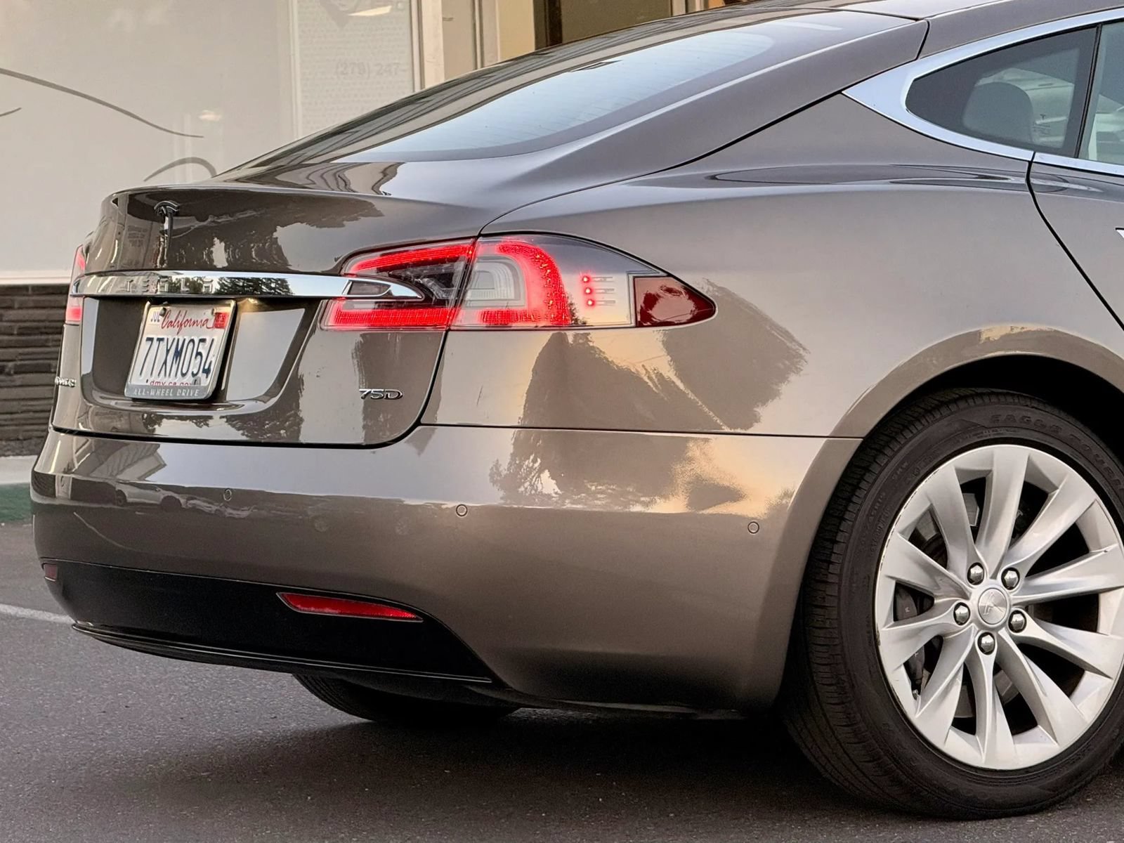Used 2016 Tesla Model S 75D AWD/4WD image 9
