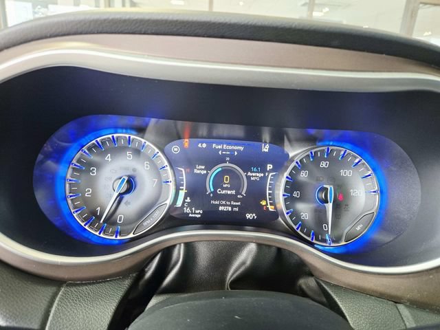 Used 2019 Chrysler Pacifica Touring Plus w/ Advanced Safetytec Group FWD image 20