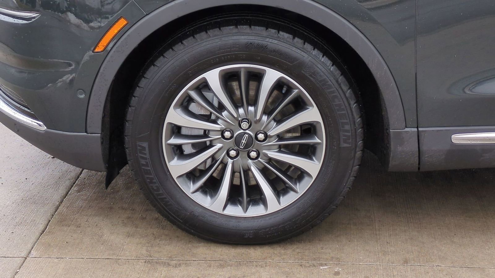 Used 2022 Lincoln Nautilus Reserve image 13