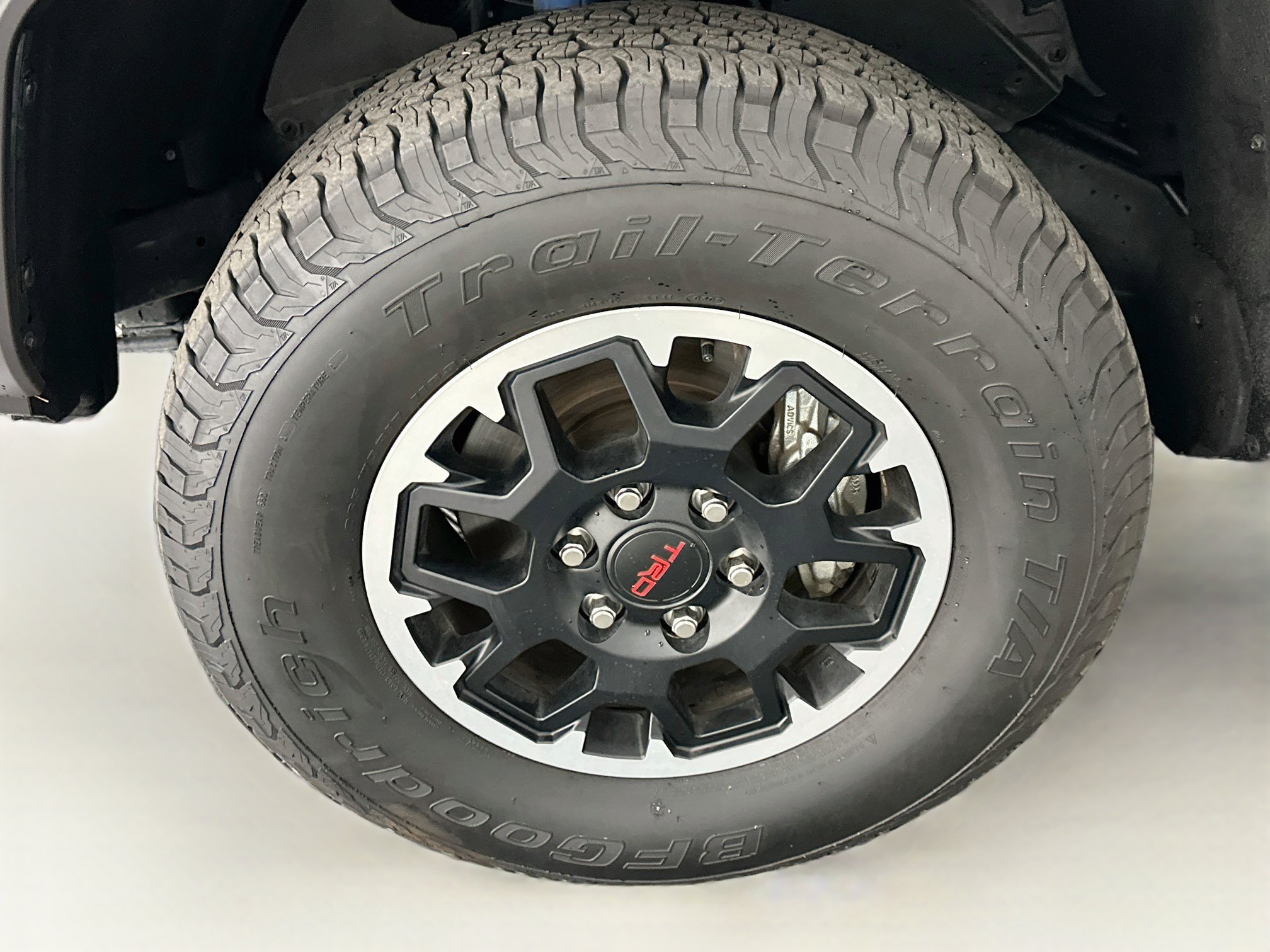 Used 2025 Toyota Tacoma TRD Off-Road AWD/4WD image 11