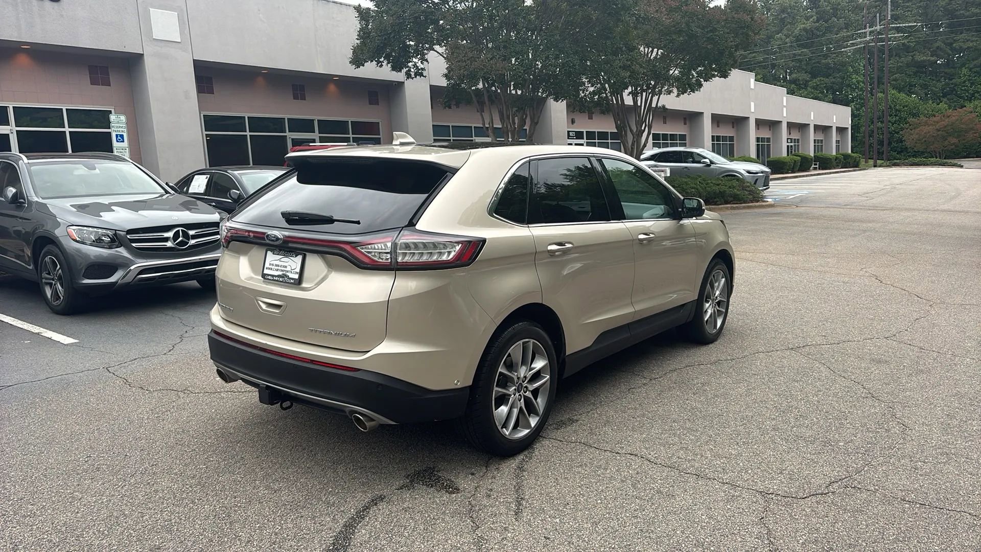 Used 2018 Ford Edge Titanium w/ Equipment Group 302A FWD image 5