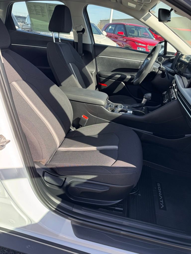 Used 2025 Hyundai Sonata SE image 11