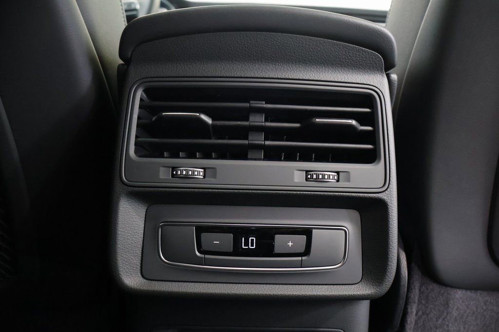 New 2026 Audi Q8 Premium image 25