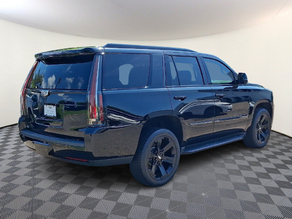 Used 2020 Cadillac Escalade Luxury AWD/4WD image 4