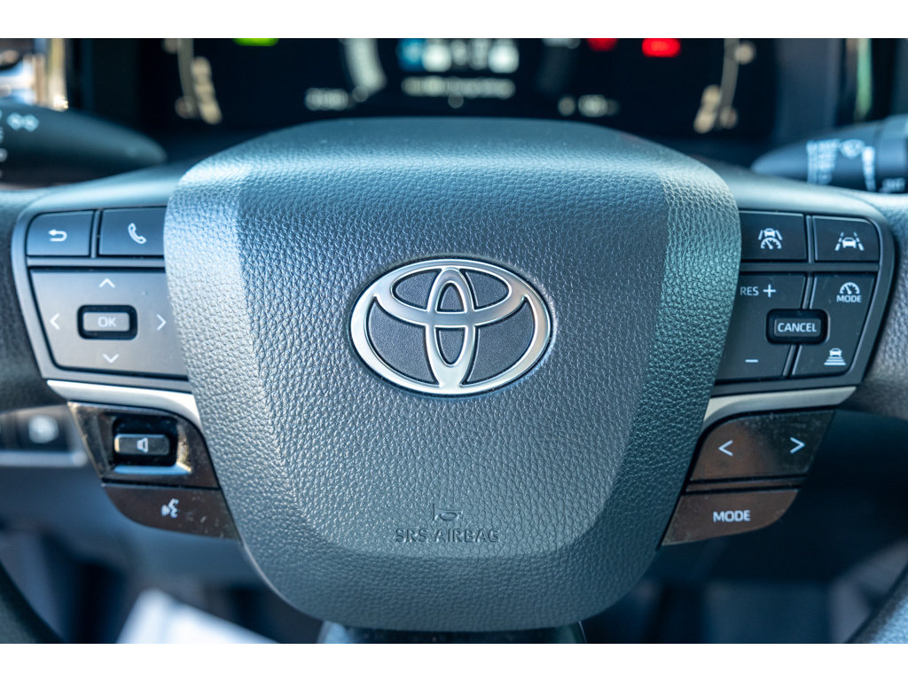Used 2025 Toyota Camry LE FWD image 16