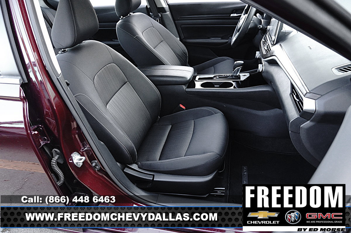 Used 2024 Nissan Altima 2.5 SV FWD image 11