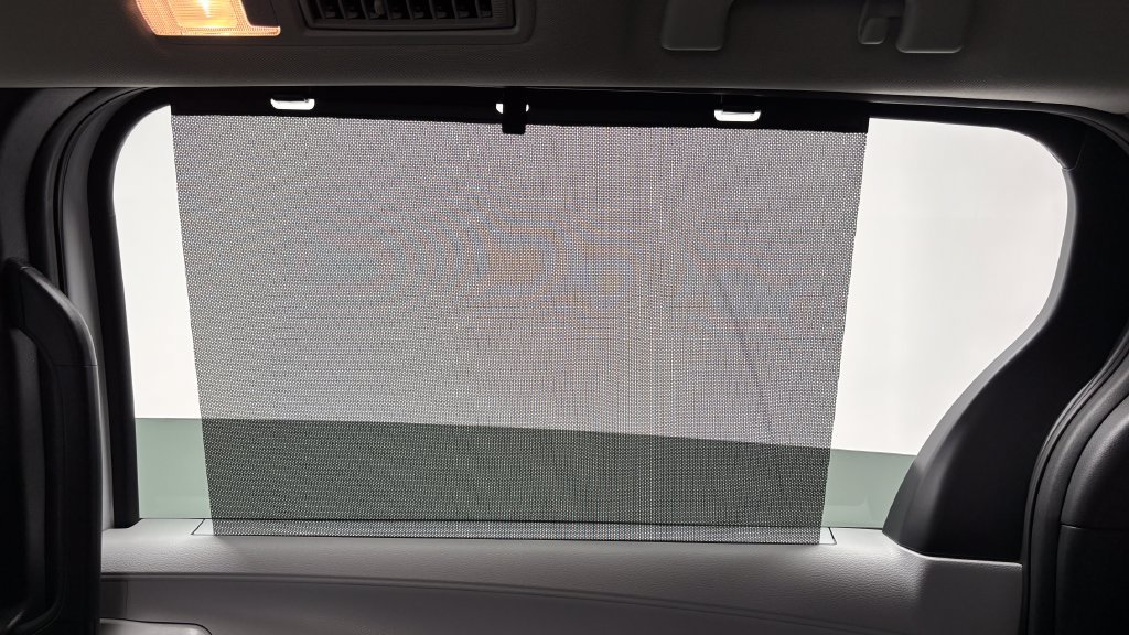 Used 2025 Toyota Sienna LE FWD image 35