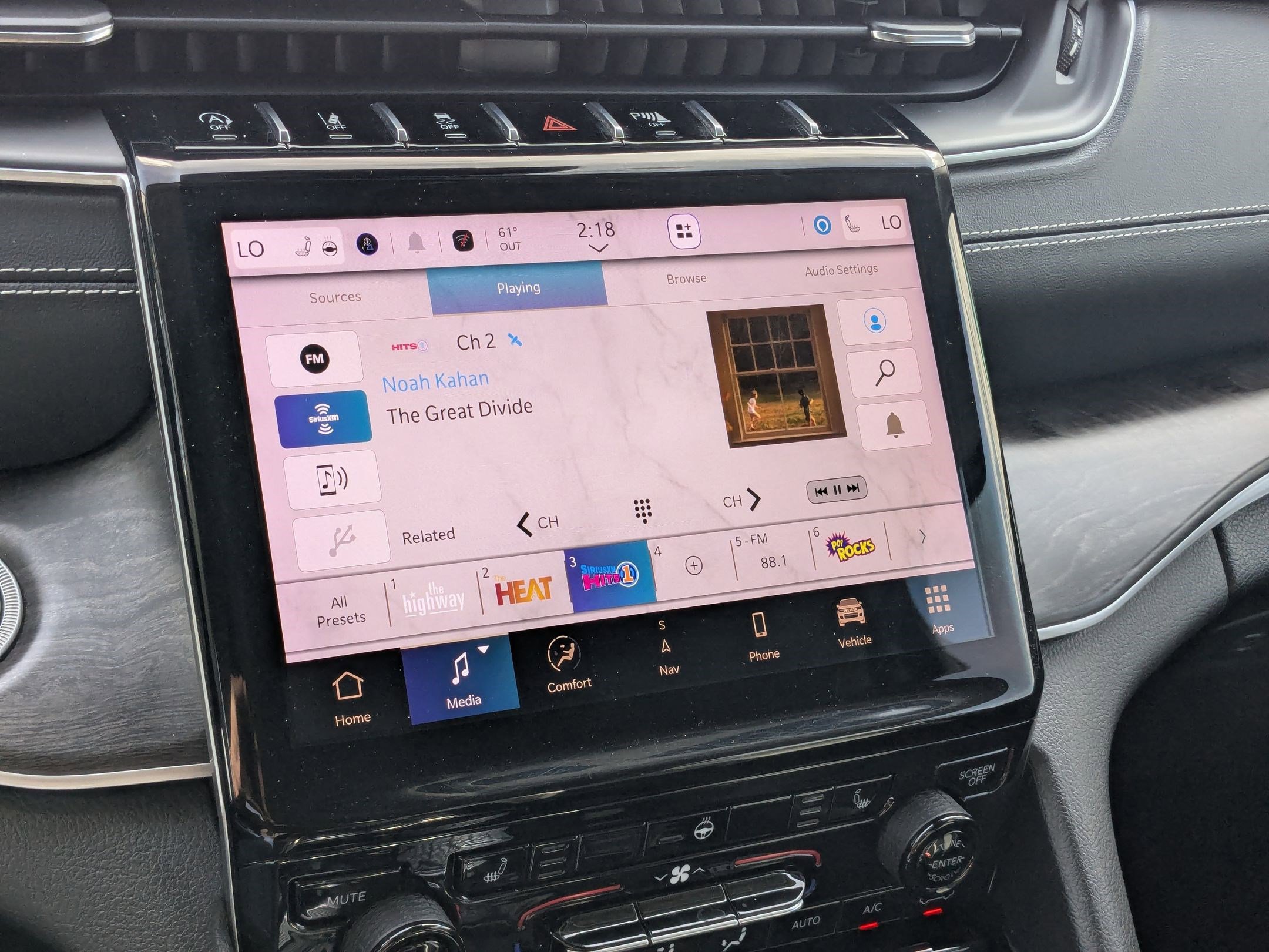 Used 2023 Jeep Grand Cherokee L Limited image 23